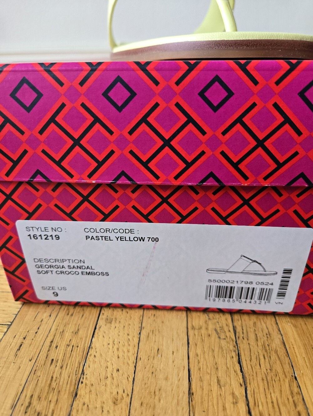 Brand New Tory Burch Light Yellow Leather Georgia Thong Sandal - Picture 4 of 4